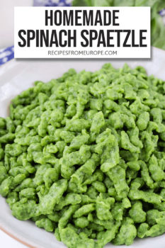 green spinach spaetzle in grey bowl with text overlay saying "homemade spinach spaetzle"