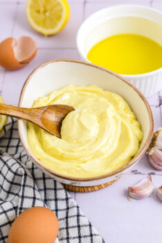 Allioli (Spanish Garlic Sauce) - Recipes From Europe